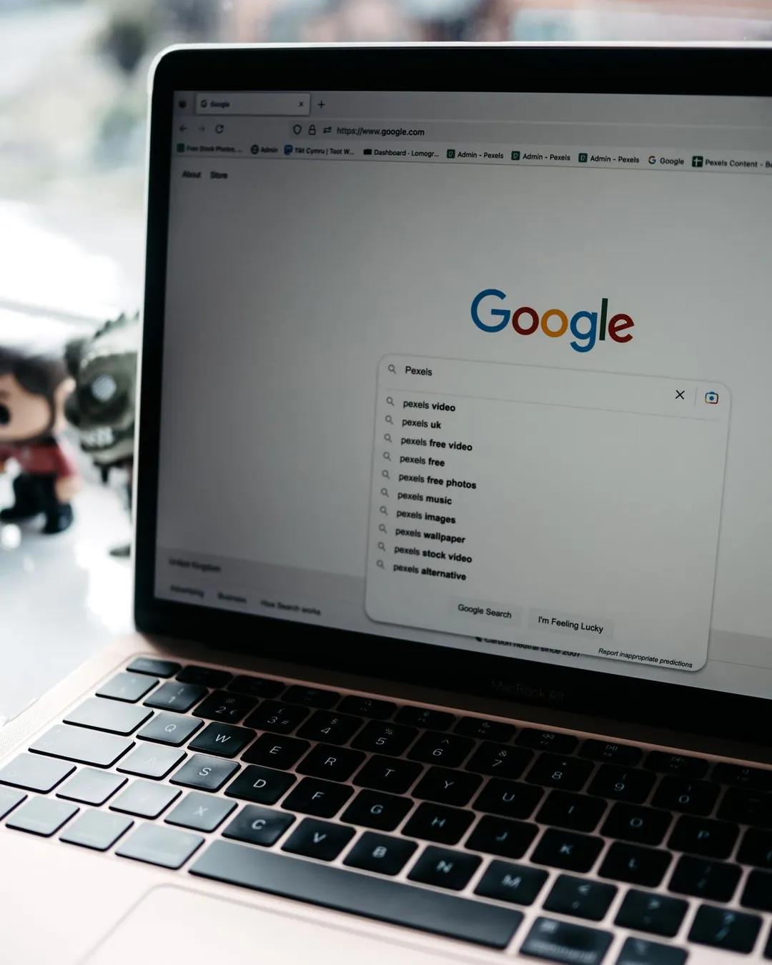 Google search on a laptop, the starting point of Google Ads campaigns in Morocco